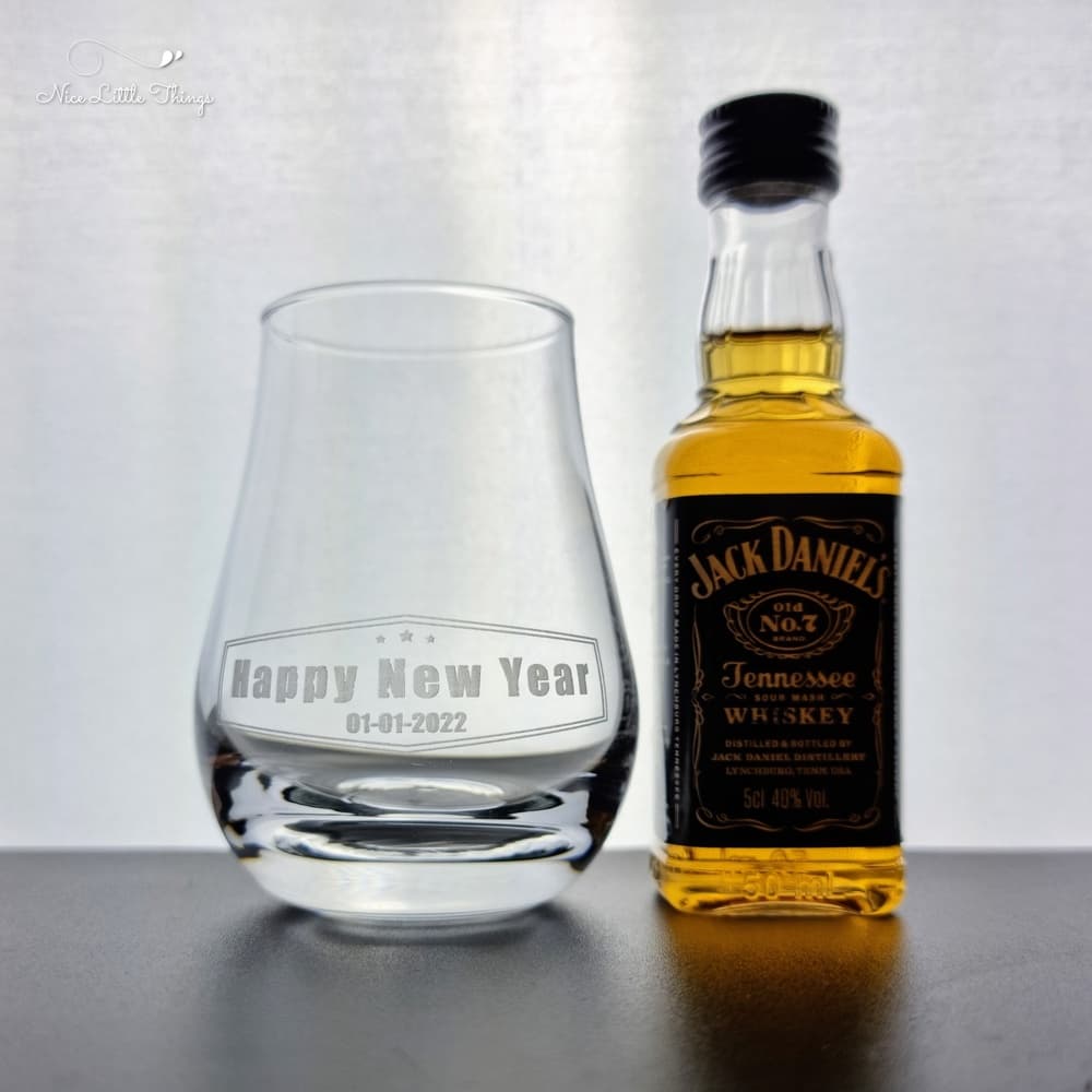 WhiskeyglasCloseUp